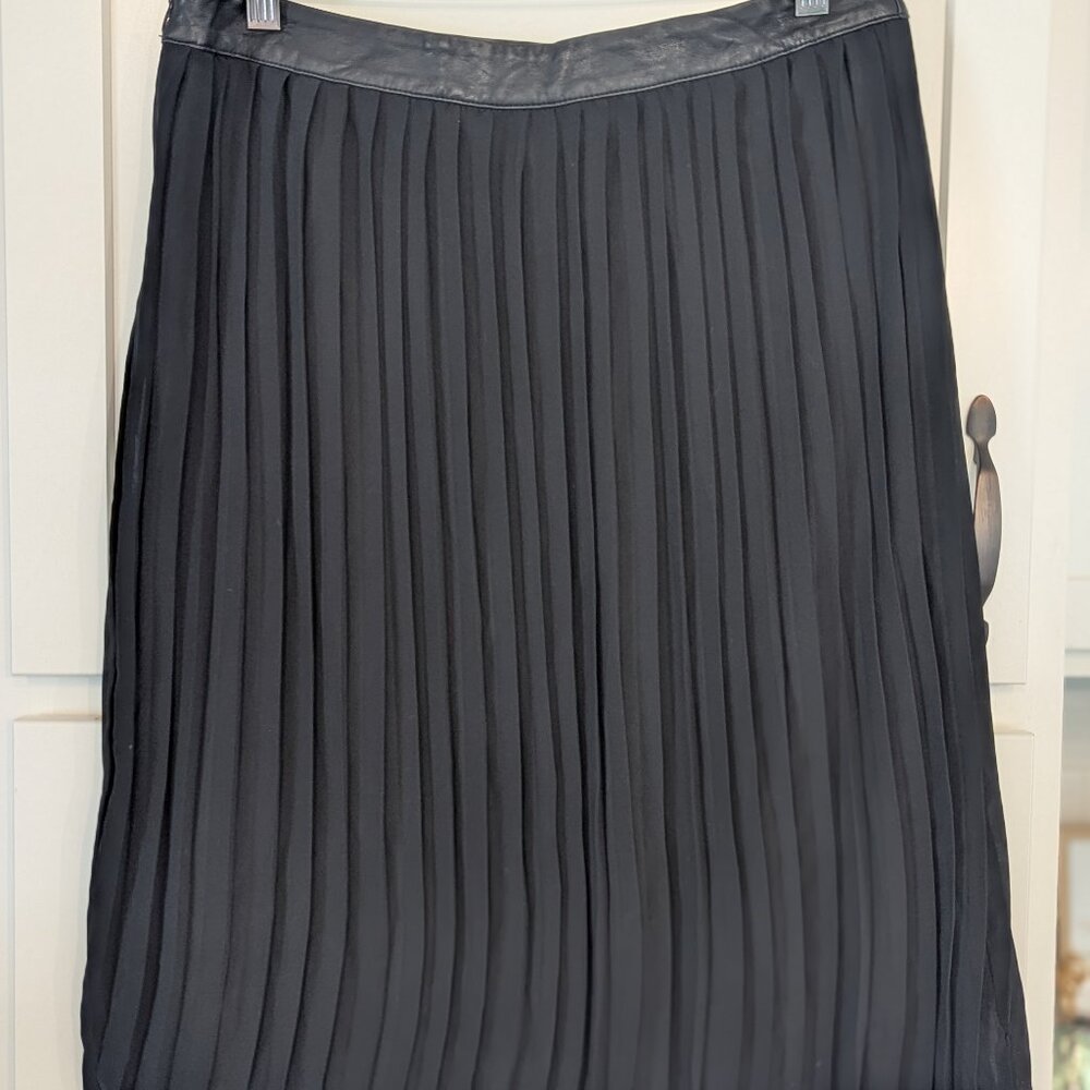 Y2K Mossimo Black Pleated Skirt with Faux Leather Waistband Size 12